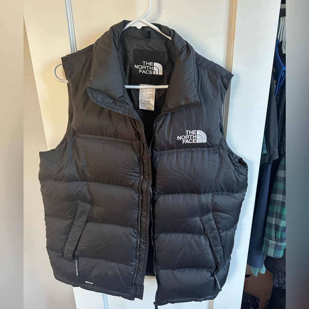 Men’s XL “The North Face” vest with 800 down fill.
